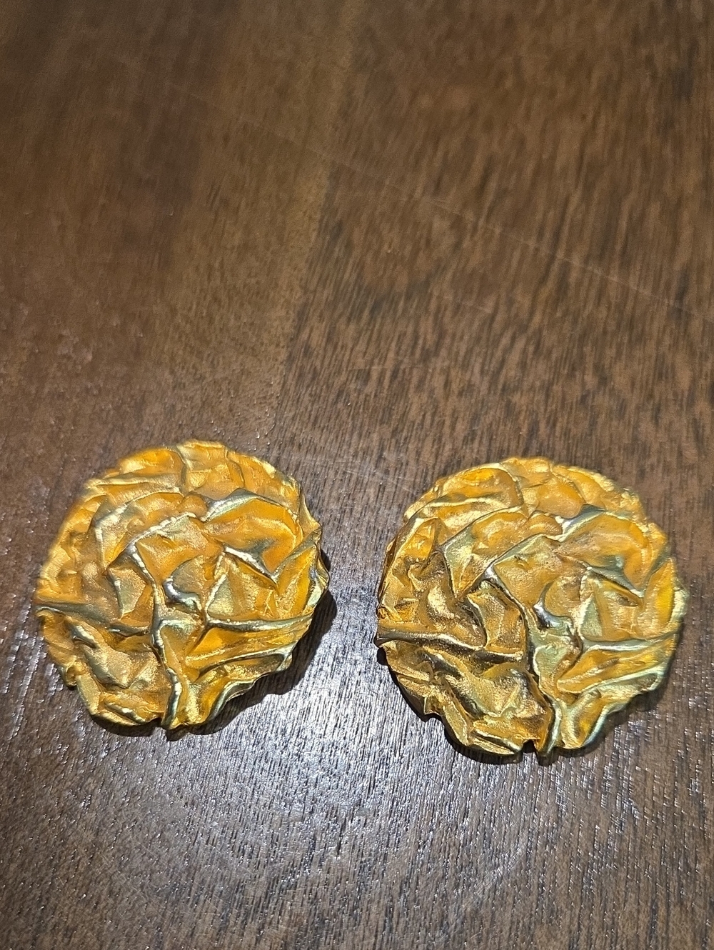VINTAGE CLIP ON EARRINGS